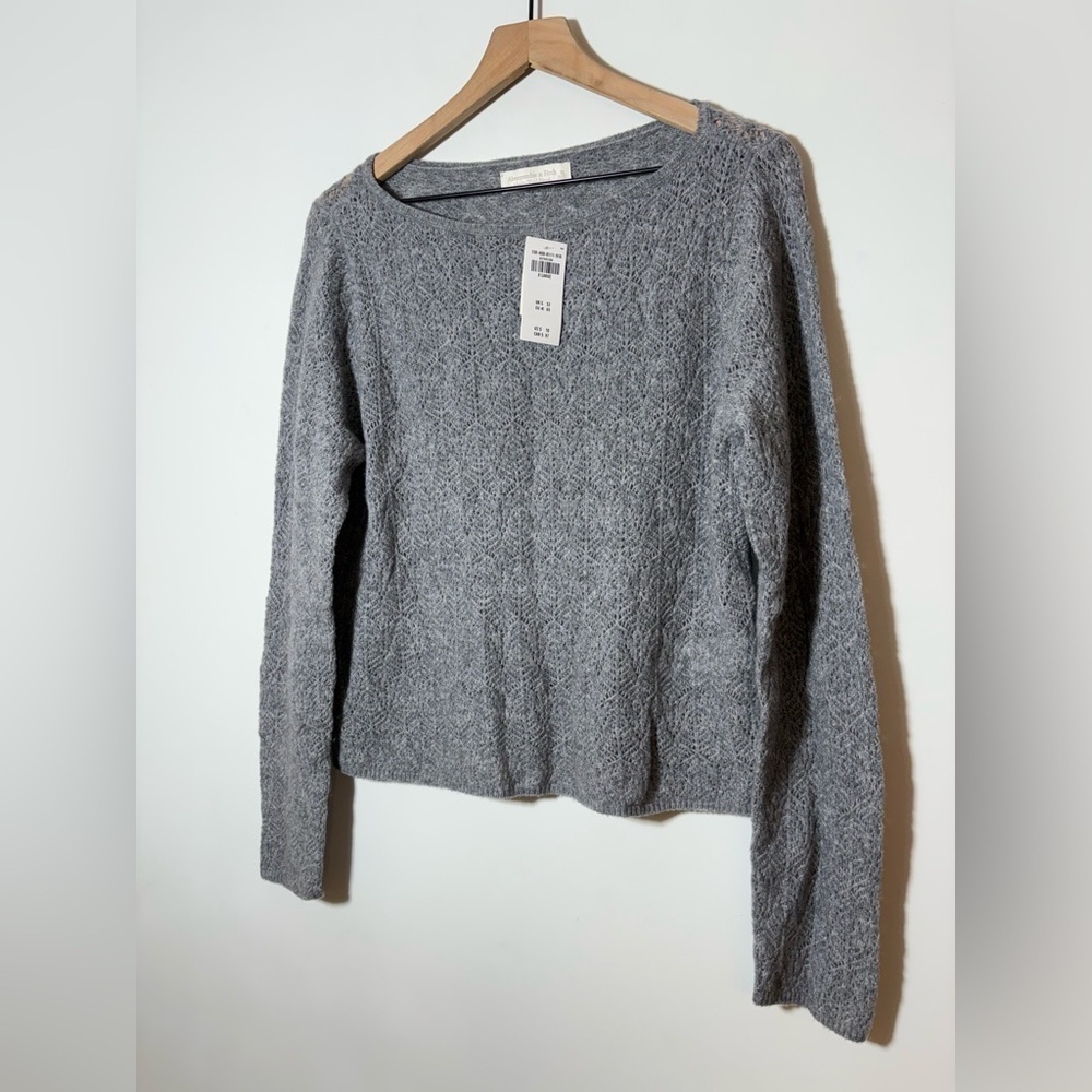 Abercrombie & Fitch NWT merino wool blend Gray Women's Sweater Sz XL - Picture 2 of 9
